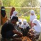 Pelajar Saat belajar tentang budidaya mangrove dan cara merawatnya