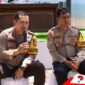 Kapolres Sumenep, AKBP Henri Noveri Santoso, SH, SIK, MM (Kanan) Saat Memberikan Keterangan