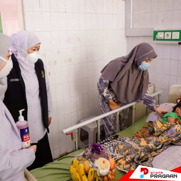 Gubernur Jatim Saat Meninjau Pasien Campak di RSUD Sumenep